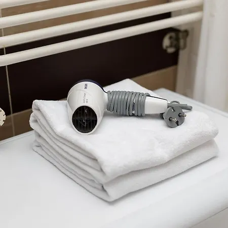 Elektoralna 12a - Colorful With Balcony By Renters