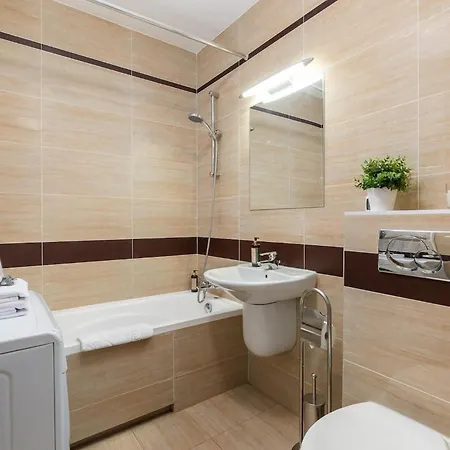 Elektoralna 12a - Colorful With Balcony By Renters Апартаменты