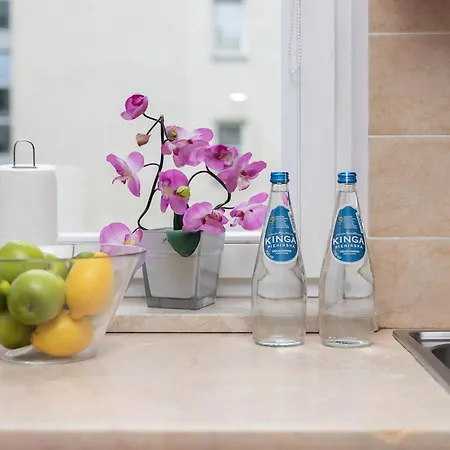 Elektoralna 12a - Colorful With Balcony By Renters *