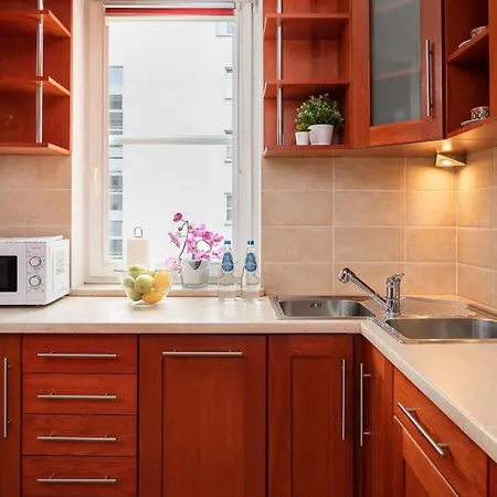 Elektoralna 12a - Colorful With Balcony By Renters