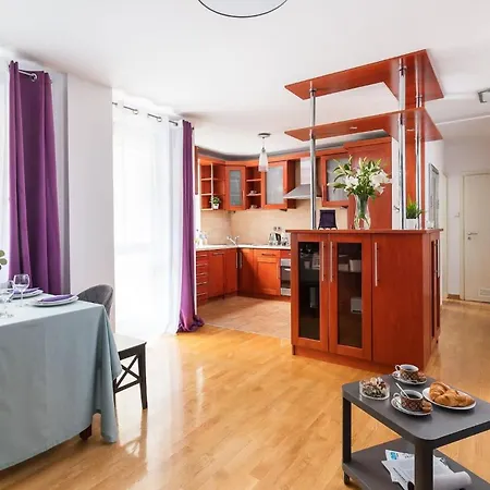 Elektoralna 12a - Colorful With Balcony By Renters Apartment *