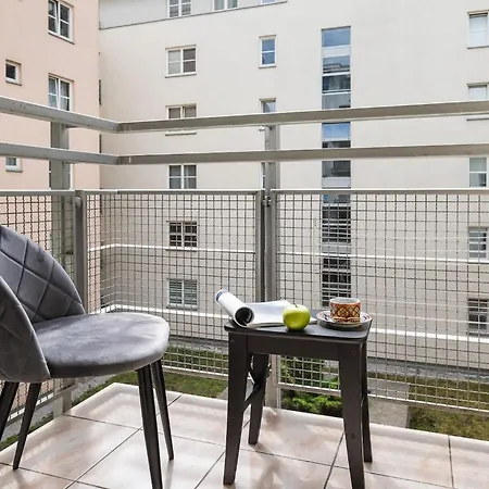 Elektoralna 12a - Colorful With Balcony By Renters