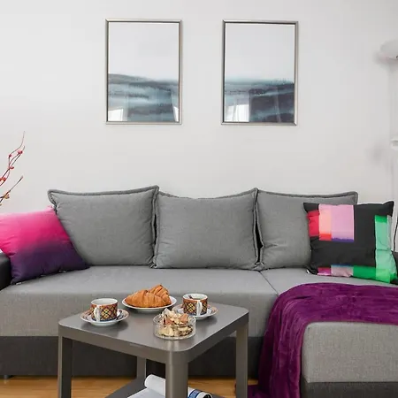 Elektoralna 12a - Colorful With Balcony By Renters *