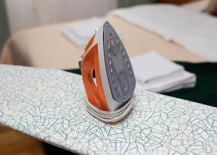 Elektoralna 12a - Colorful With Balcony By Renters شقة