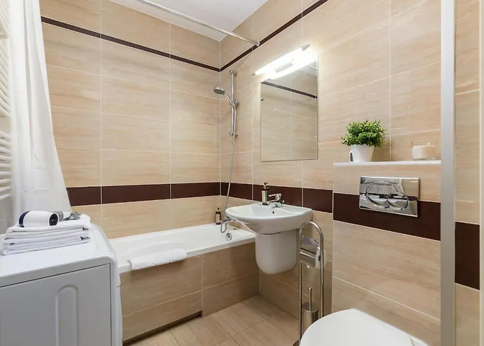 Elektoralna 12a - Colorful With Balcony By Renters Apartman