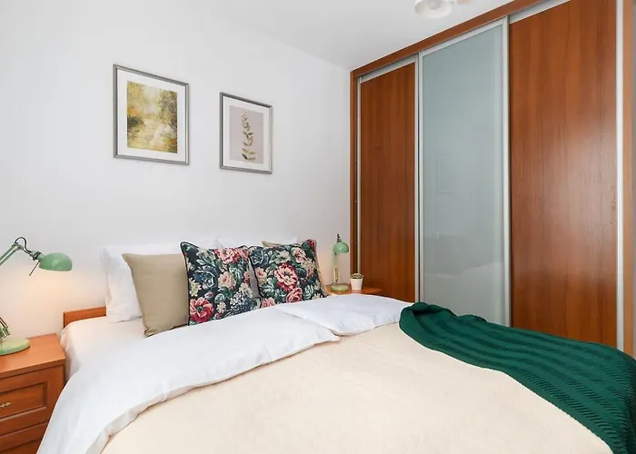 Apartman Elektoralna 12a - Colorful With Balcony By Renters Varsó