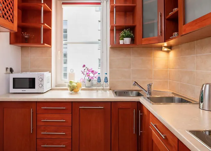 Elektoralna 12a - Colorful With Balcony By Renters