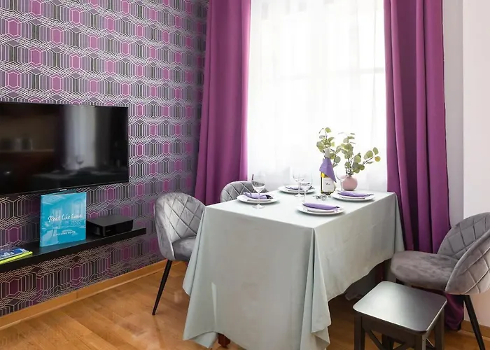 Elektoralna 12a - Colorful With Balcony By Renters *