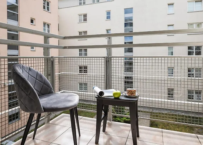 Elektoralna 12a - Colorful With Balcony By Renters