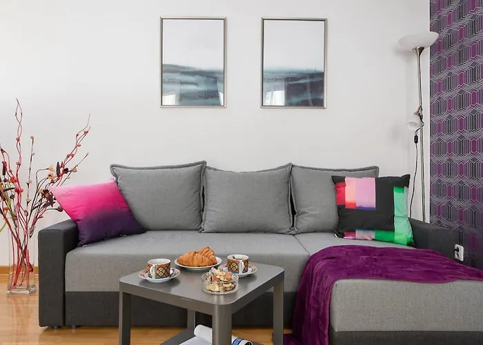 Elektoralna 12a - Colorful With Balcony By Renters *